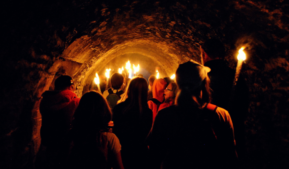 Visite nocturne aux flambeaux, Château Bouillon